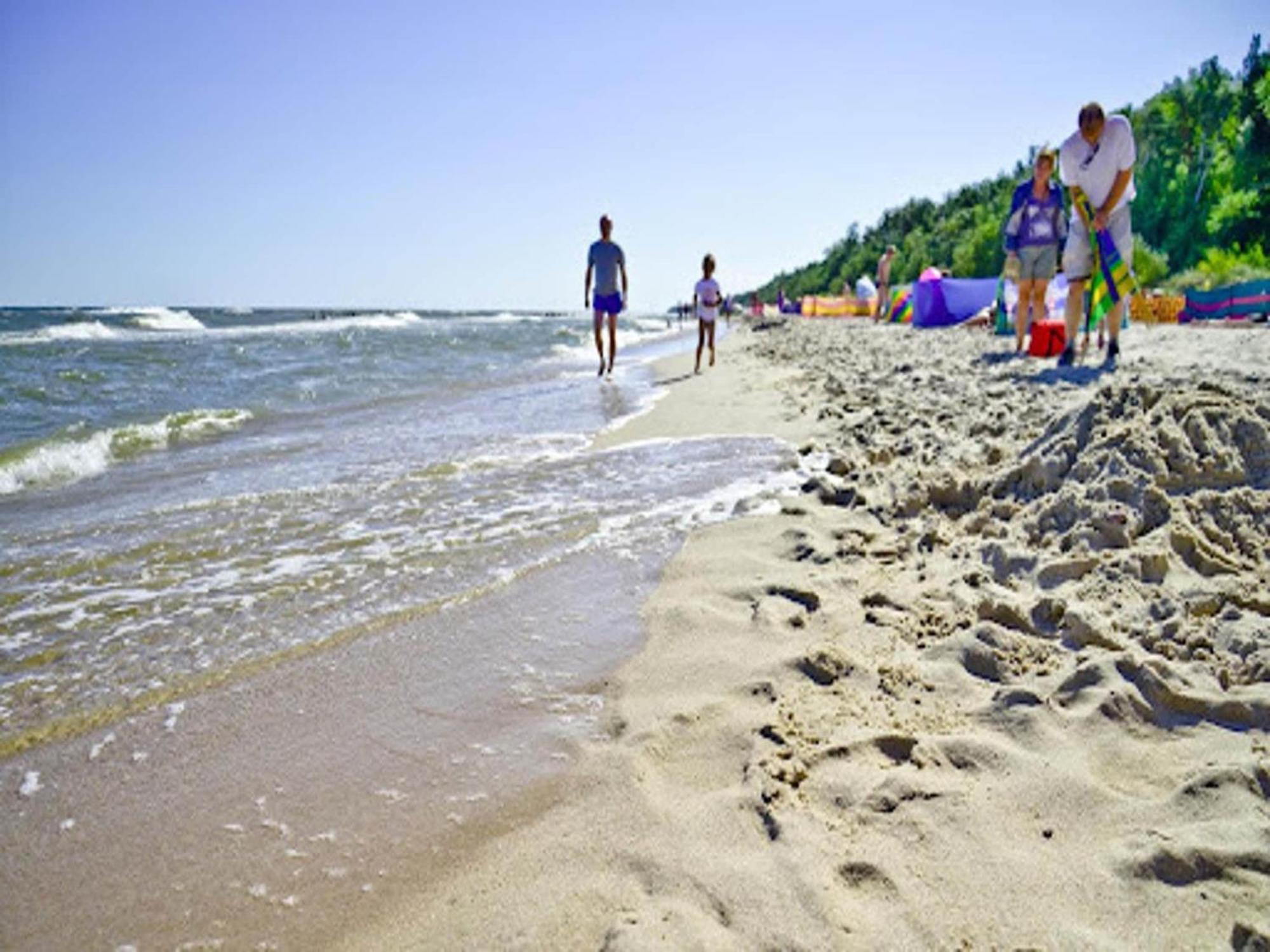 Spacious Holiday Homes Near The Beach In Побєрово Екстер'єр фото